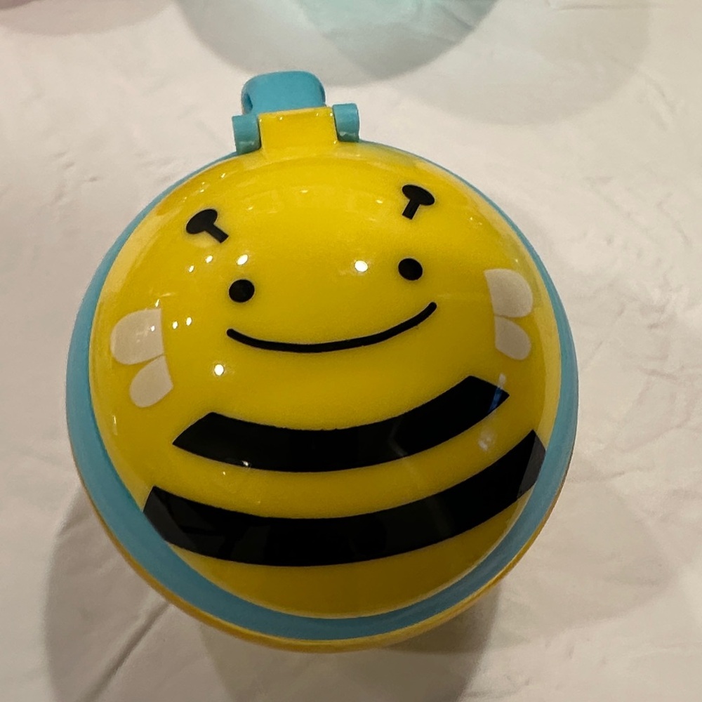 Bundle of Skip Hop Snack Cups - Picture 3 of 16